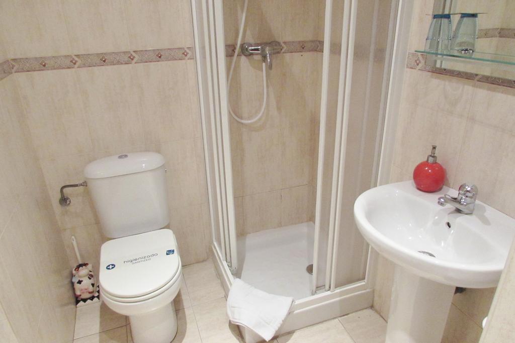 Hostal Nuevas Naciones Γρανάδα Εξωτερικό φωτογραφία