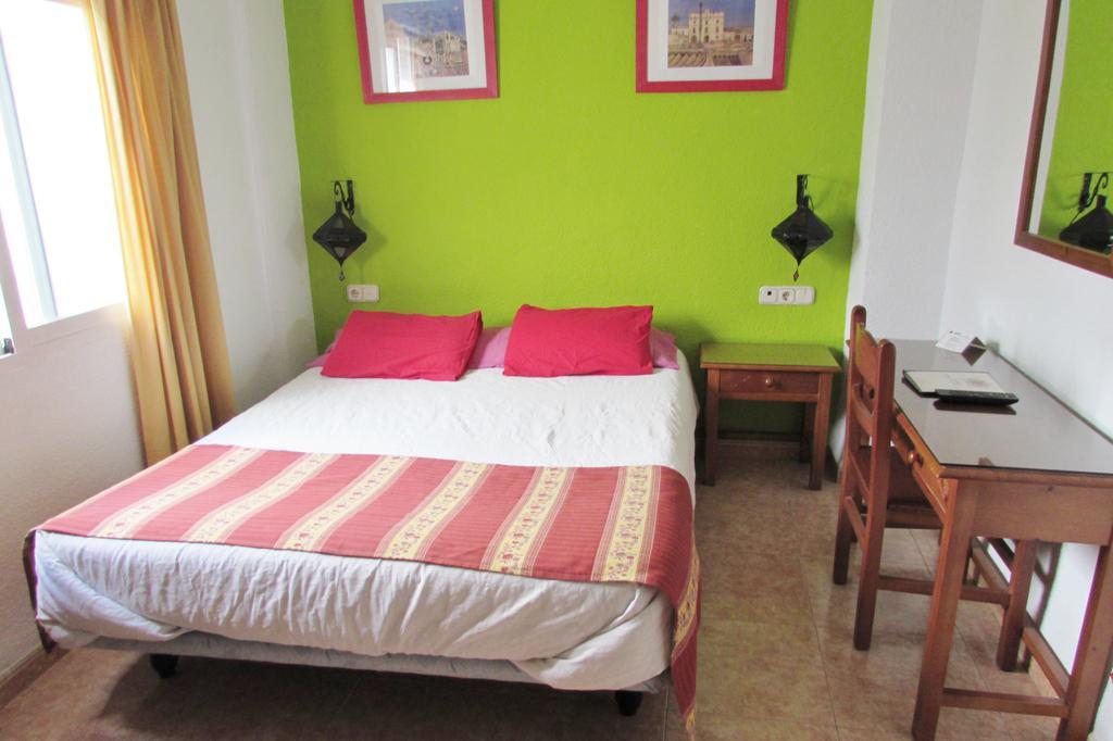 Hostal Nuevas Naciones Γρανάδα Εξωτερικό φωτογραφία
